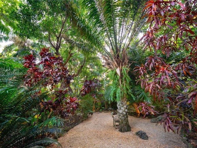 Продажа дома по адресу 4867 SW 82nd St - фото 7442805