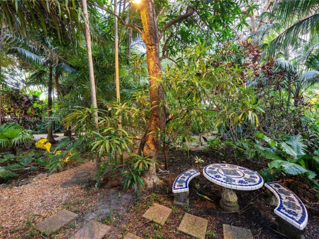 Продажа дома по адресу 4867 SW 82nd St - фото 7442807