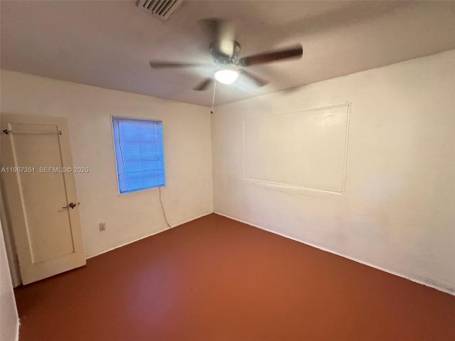 Продажа дома по адресу 1829 Harding St - фото 7442951