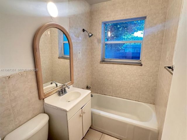 Продажа дома по адресу 1829 Harding St - фото 7442952