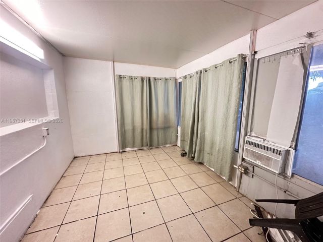 Продажа дома по адресу 1829 Harding St - фото 7442955