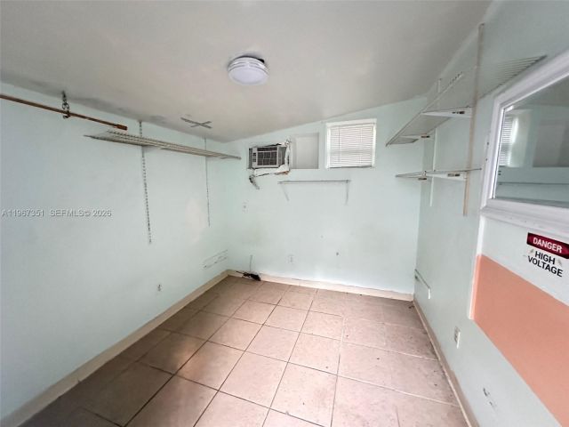 Продажа дома по адресу 1829 Harding St - фото 7442957