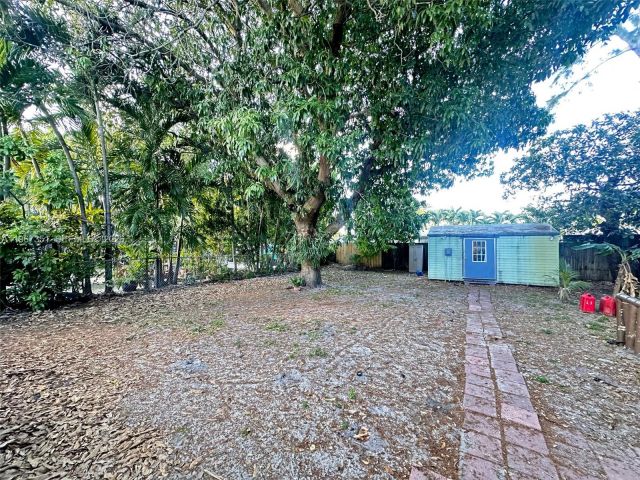 Продажа дома по адресу 1829 Harding St - фото 7442958