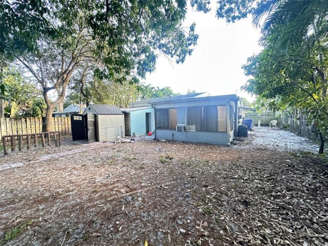 Продажа дома по адресу 1829 Harding St - фото 7442959