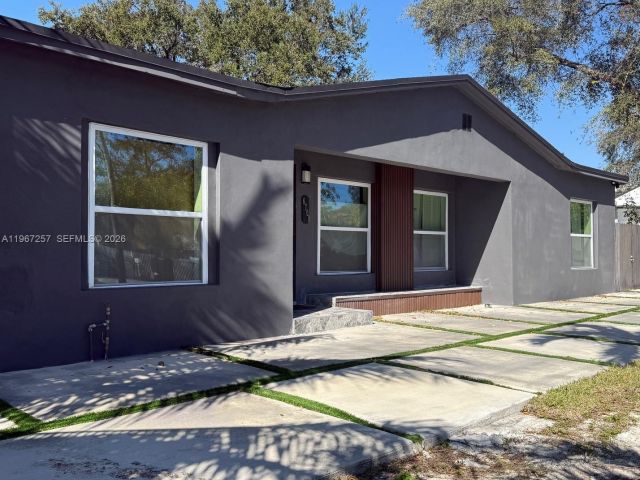 Продажа дома по адресу 6700 NW 5th Ave - фото 7442769