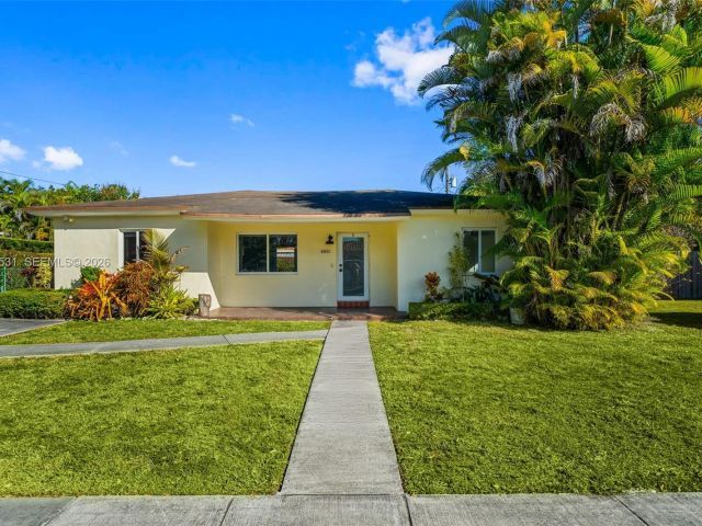 Дом в аренду по адресу 6851 SW 48th Ter - фото 7442748