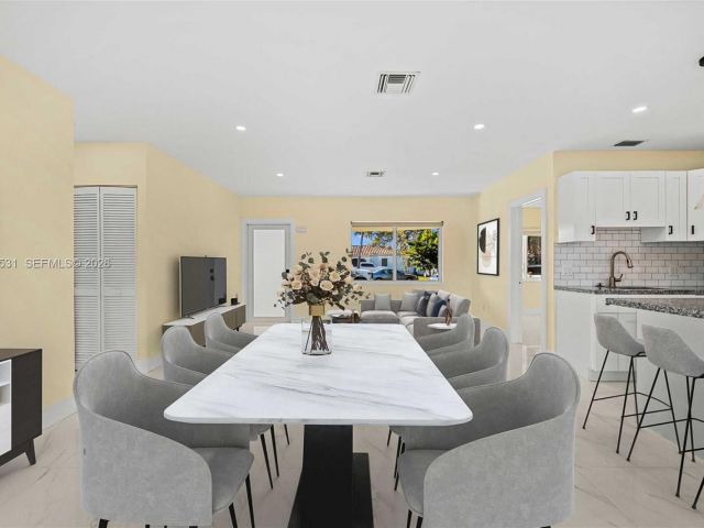 Дом в аренду по адресу 6851 SW 48th Ter - фото 7442751