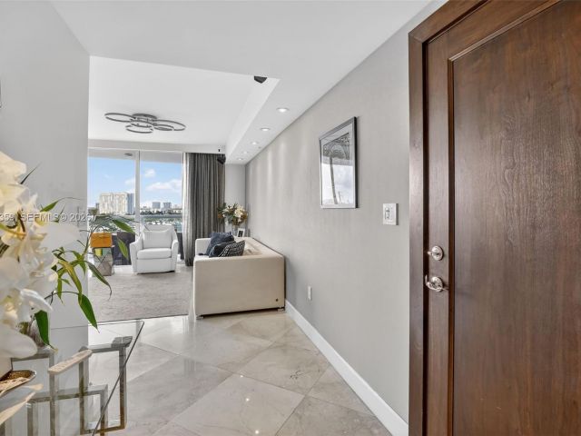 Продажа квартиры #1012 - фото 7505379