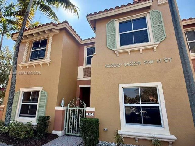 Дом в аренду по адресу 14304 SW 11th St 1102 - фото 7442673