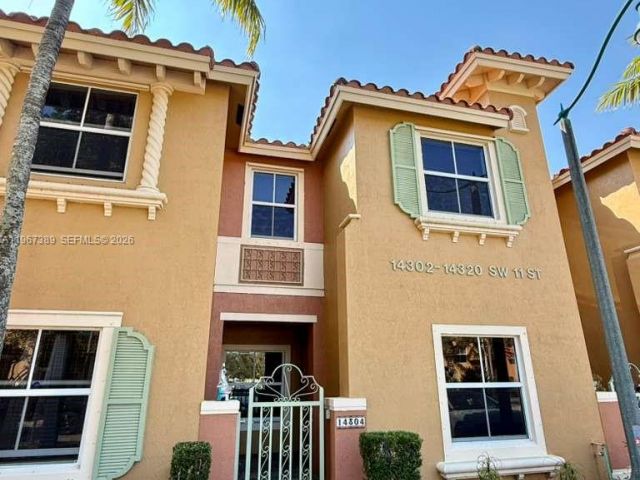 Дом в аренду по адресу 14304 SW 11th St 1102 - фото 7442674