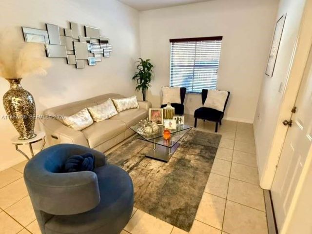 Дом в аренду по адресу 14304 SW 11th St 1102 - фото 7442675