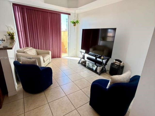 Дом в аренду по адресу 14304 SW 11th St 1102 - фото 7442682