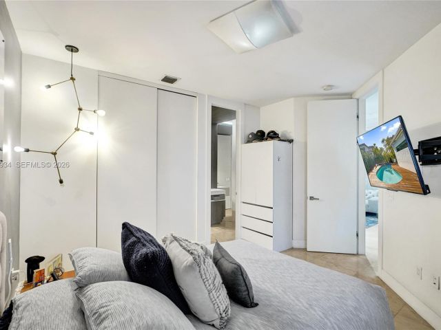 Продажа дома по адресу 1662 Diplomat Dr - фото 7444890