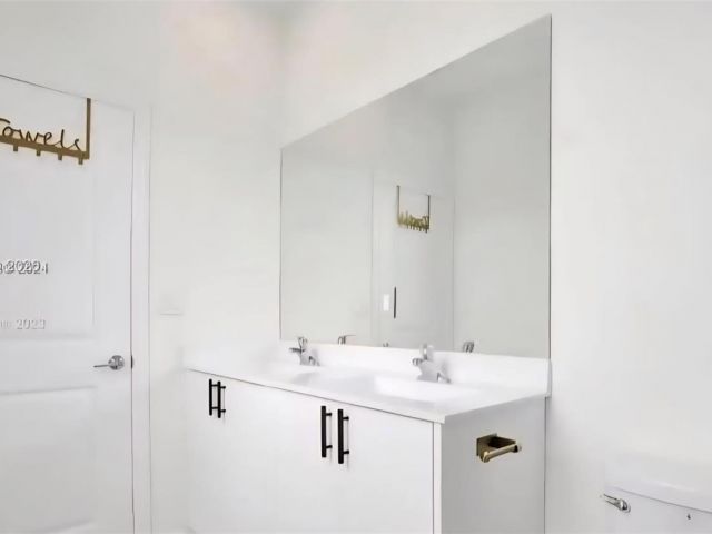 Продажа дома по адресу 20366 NW 4th Path - фото 7443325