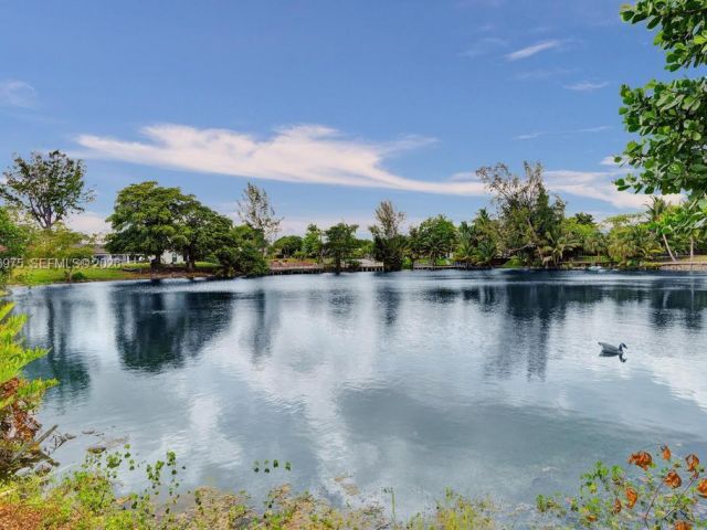 Продажа дома по адресу 19710 NE 23rd Ave - фото 7441866