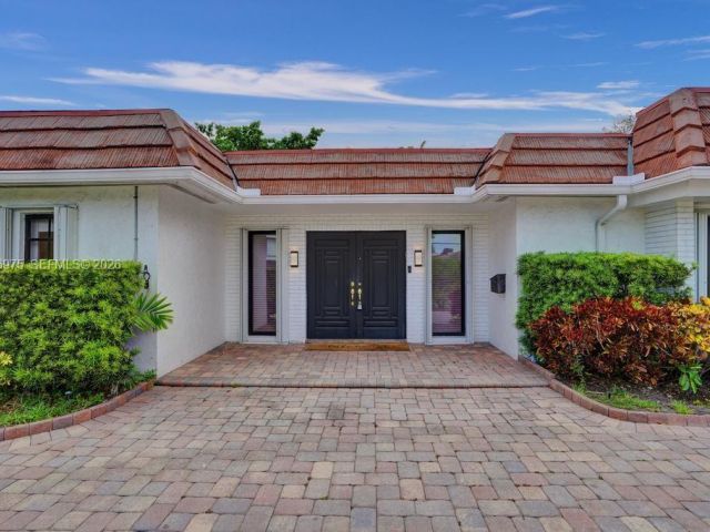 Продажа дома по адресу 19710 NE 23rd Ave - фото 7441870