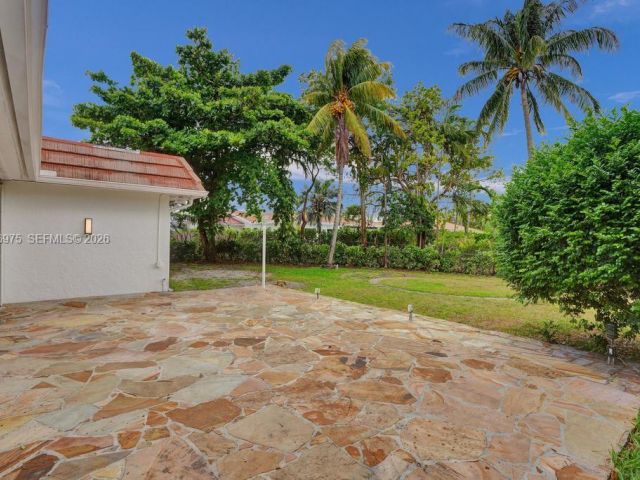 Продажа дома по адресу 19710 NE 23rd Ave - фото 7441871