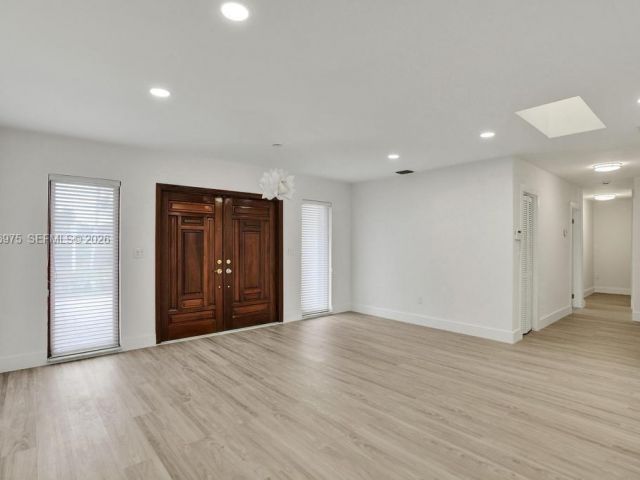 Продажа дома по адресу 19710 NE 23rd Ave - фото 7441877