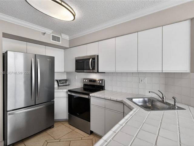 Продажа квартиры #2202 - фото 7515793