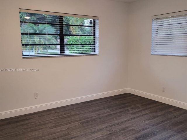 Дом в аренду по адресу 2040 NE 197th Ter - фото 7443429