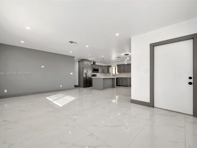 Продажа дома по адресу 2221 Charleston St - фото 7443766