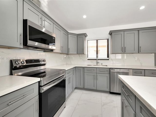 Продажа дома по адресу 2221 Charleston St - фото 7443778