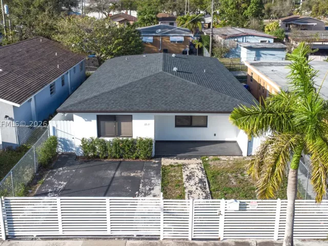 Продажа дома по адресу 2221 Charleston St - фото 9367023