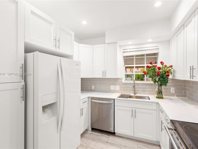 Продажа дома по адресу 4487 SW 15th Ter - фото 7537126