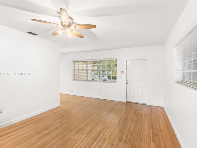 Продажа дома по адресу 4487 SW 15th Ter - фото 7537132