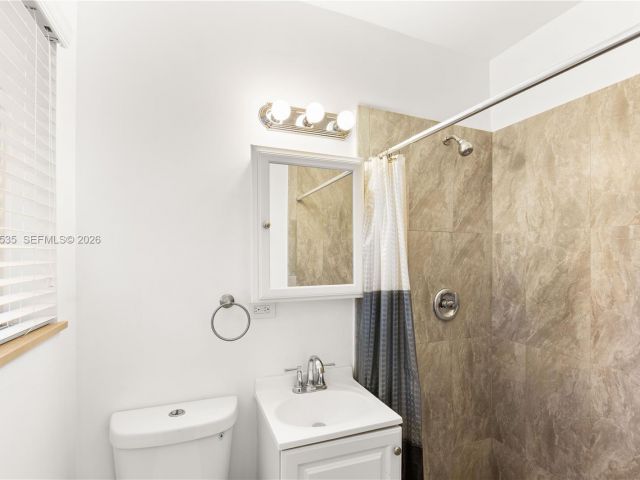 Продажа дома по адресу 4487 SW 15th Ter - фото 7537135