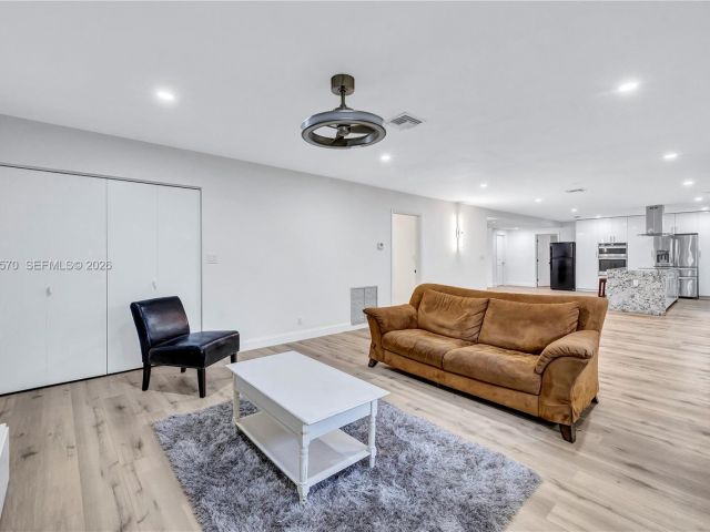 Продажа дома по адресу 3211 Calle Largo Dr - фото 7445753