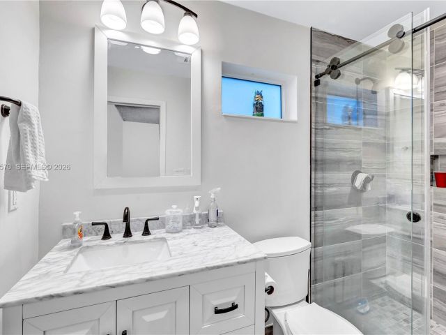 Продажа дома по адресу 3211 Calle Largo Dr - фото 7445756