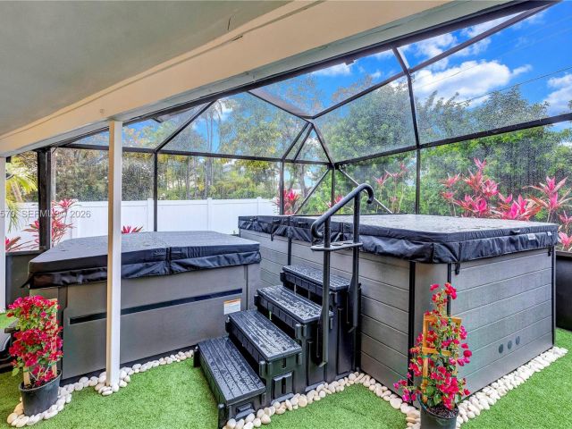 Продажа дома по адресу 3211 Calle Largo Dr - фото 7445761