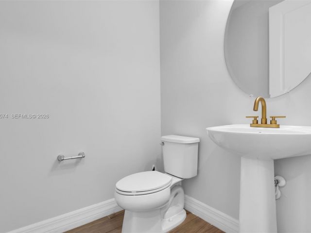 Дом в аренду по адресу 1595 Evergreen Ter - фото 7473898