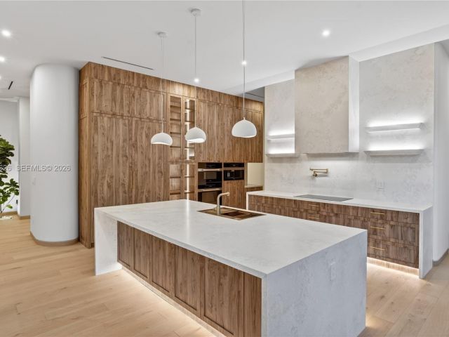 Продажа дома по адресу 1514 Consolata Ave - фото 7471290