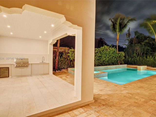 Продажа дома по адресу 1514 Consolata Ave - фото 7471297