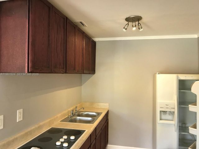 Продажа дома по адресу 320 NW 132nd St - фото 7475018