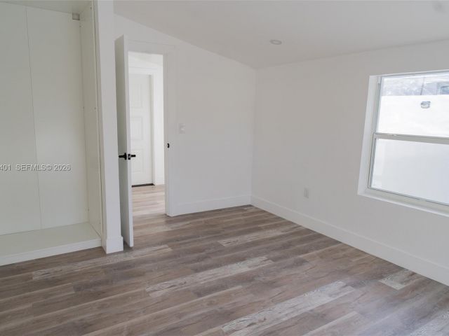 Дом в аренду по адресу 2600 NW 108th St - фото 7445637