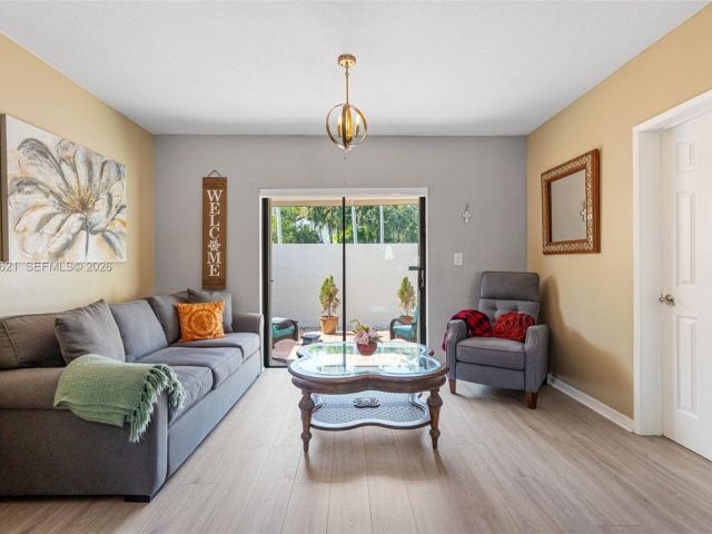 Дом в аренду по адресу 9439 SW 123rd Ave Ct 9439 - фото 7445609