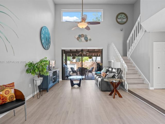 Дом в аренду по адресу 9439 SW 123rd Ave Ct 9439 - фото 7445613