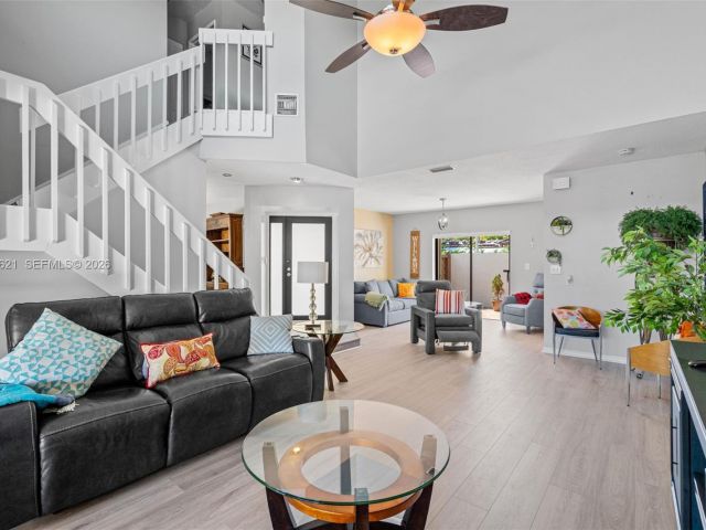 Дом в аренду по адресу 9439 SW 123rd Ave Ct 9439 - фото 7445615