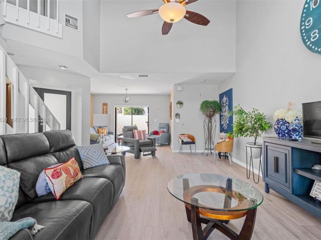 Дом в аренду по адресу 9439 SW 123rd Ave Ct 9439 - фото 7445616