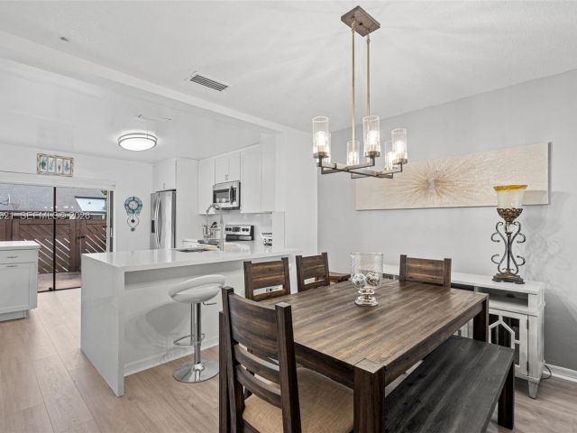 Дом в аренду по адресу 9439 SW 123rd Ave Ct 9439 - фото 7445618