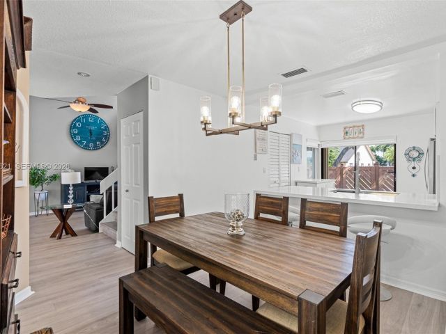 Дом в аренду по адресу 9439 SW 123rd Ave Ct 9439 - фото 7445619