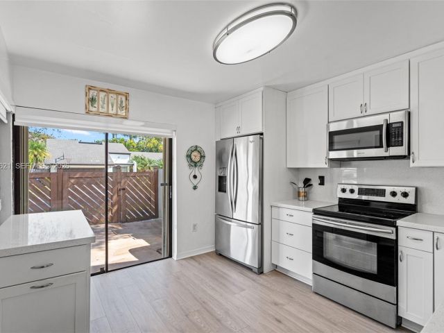 Дом в аренду по адресу 9439 SW 123rd Ave Ct 9439 - фото 7445622