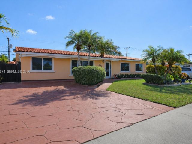 Продажа дома по адресу 1901 SW 90th Ave - фото 7449112