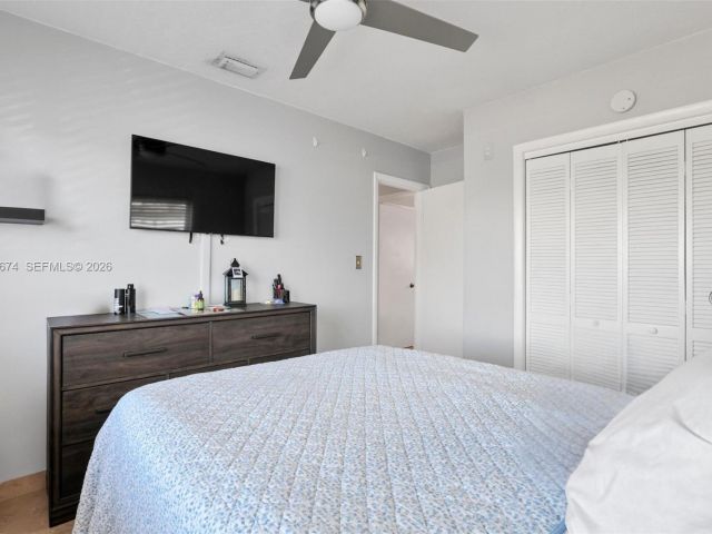 Продажа дома по адресу 1901 SW 90th Ave - фото 7449120