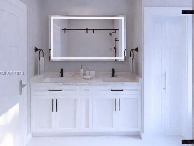 Продажа дома по адресу 5611 NW 77th Ct - фото 7481781