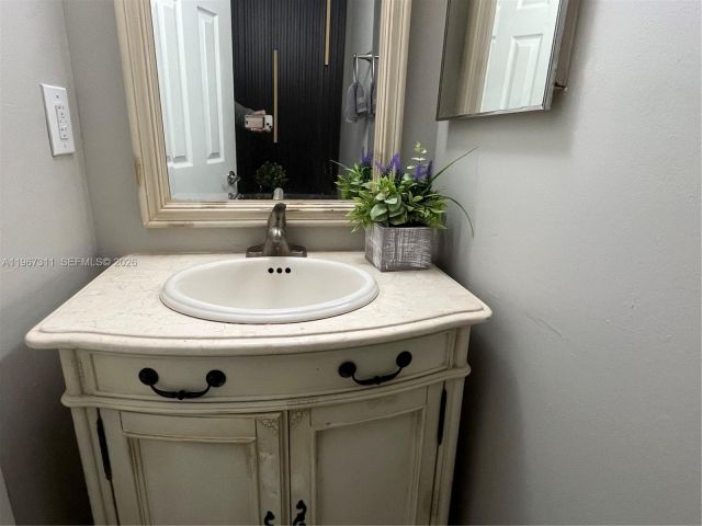 Дом в аренду по адресу 5150 Lake Loop Rd - фото 7451048