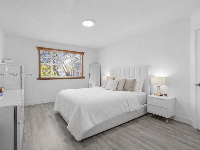 Дом в аренду по адресу 5725 NW 114th Path 114 - фото 7445819